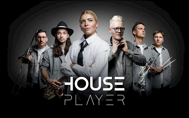 HOUSE PLAYER